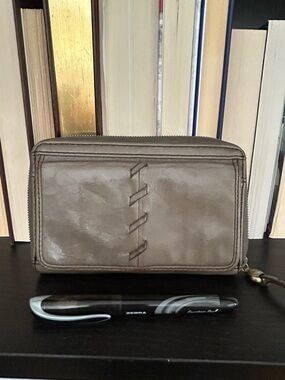 HOBO International - Leather Zip Around Clutch Wallet - Taupe